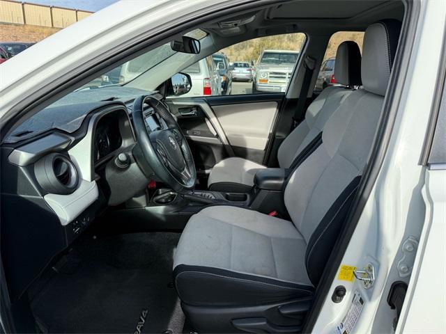 2017 toyota rav4 xle