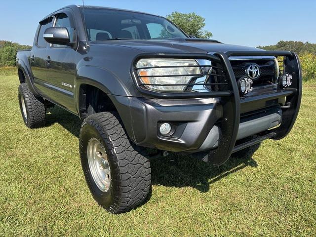 2015 toyota tacoma base
