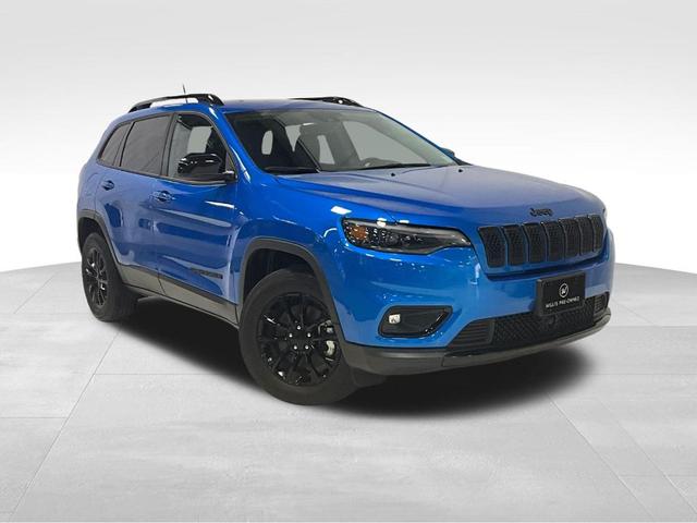 2023 jeep cherokee altitude lux