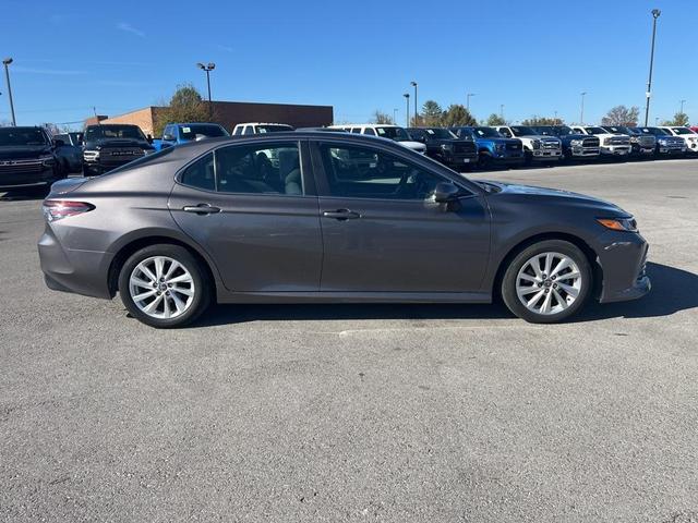 2023 toyota camry le