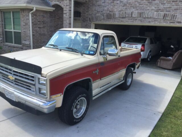 1985 chevrolet k5 blazer silverado 4 x 4 5.7 l 350 67,00original miles