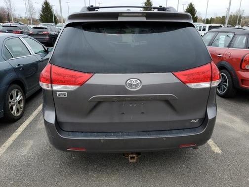 2014 toyota sienna in hammond, indiana