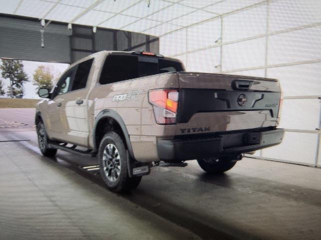2024 nissan titan pro-4x