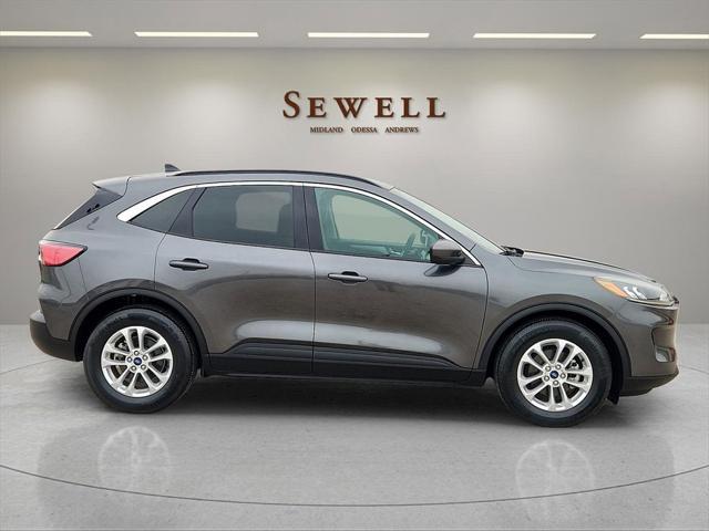 2020 ford escape se
