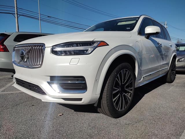 2024 volvo xc90 recharge plug-in hybrid plus bright theme