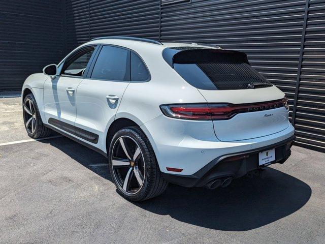 2024 porsche macan base