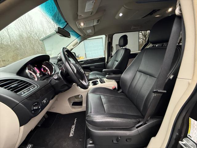 2017 dodge grand caravan gt