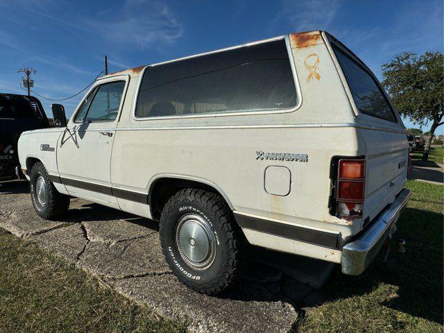 1984 dodge charger base