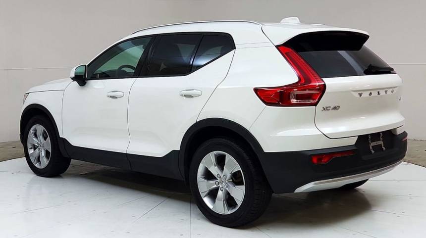 2020 volvo xc40 t4 momentum