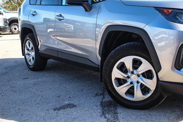 2019 toyota rav4 le