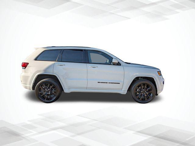 2022 jeep grand cherokee laredo
