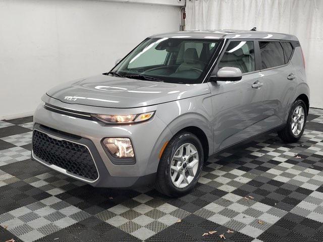 2022 kia soul lx