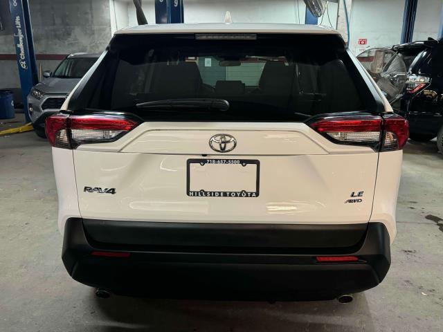 2022 toyota rav4 le