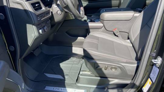 new 2024 chevrolet suburban rst 4wd