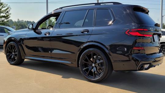 2024 BMW X7