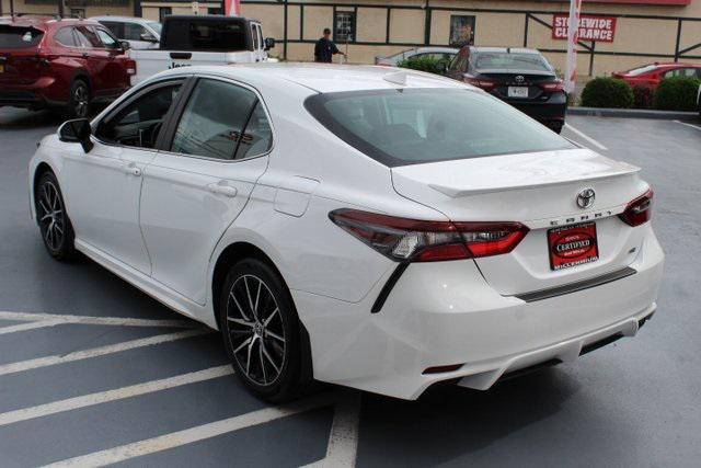 2022 toyota camry se