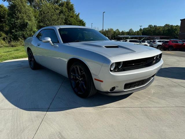 2023 dodge challenger sxt