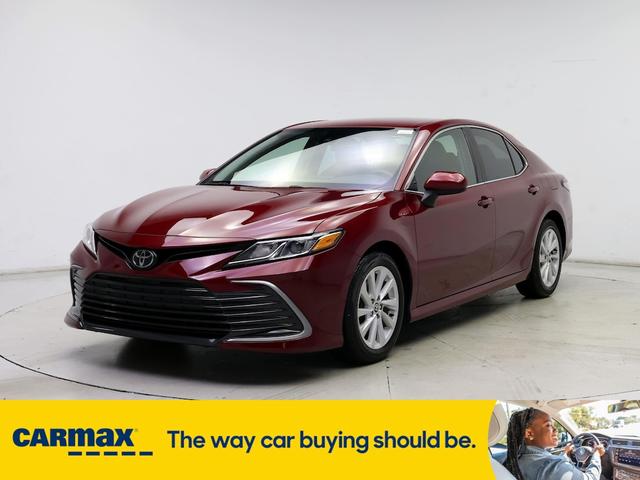 2022 toyota camry le