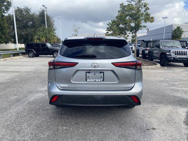 2021 toyota highlander xle