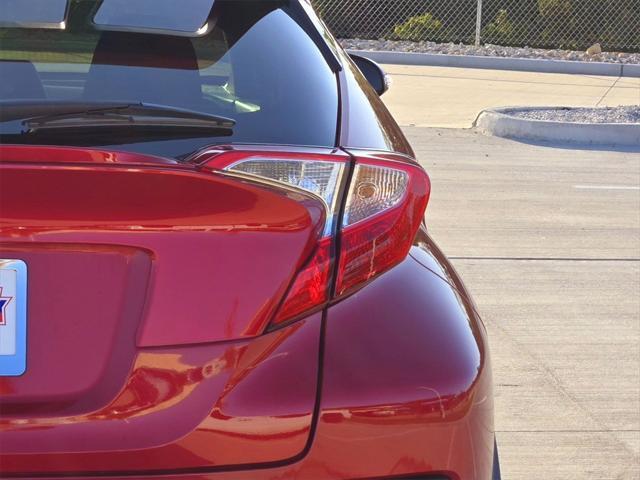 2020 toyota c-hr le