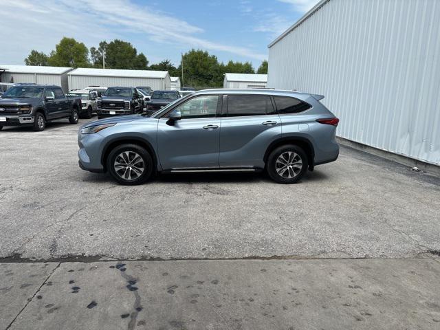 2022 toyota highlander xle