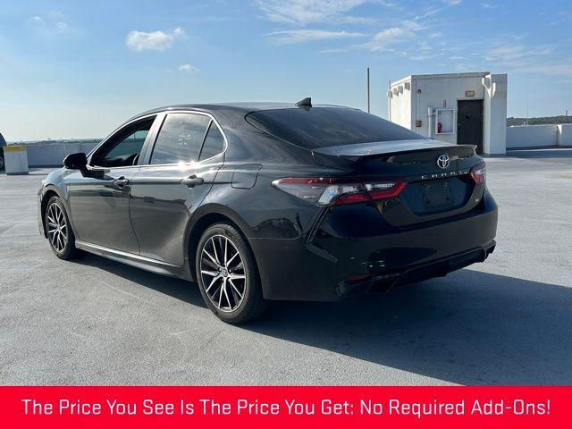 2022 toyota camry se