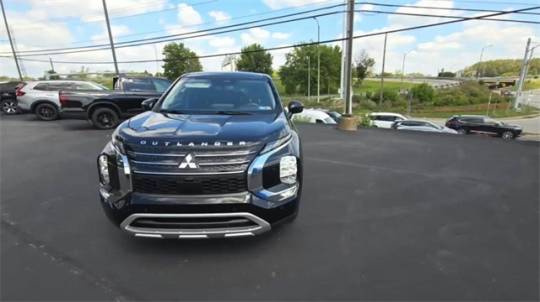 2022 mitsubishi outlander se