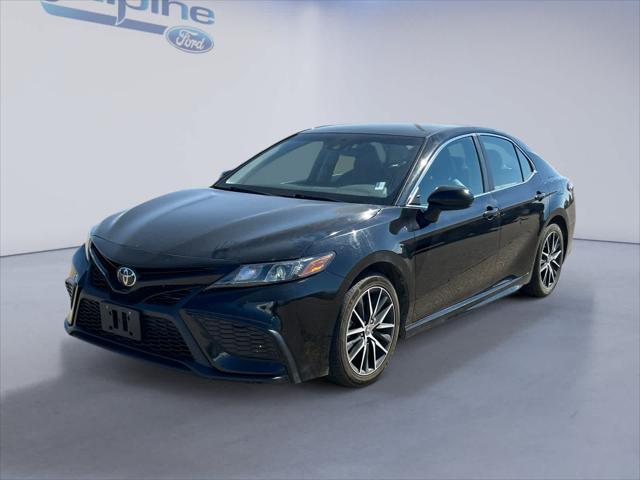 2021 toyota camry se