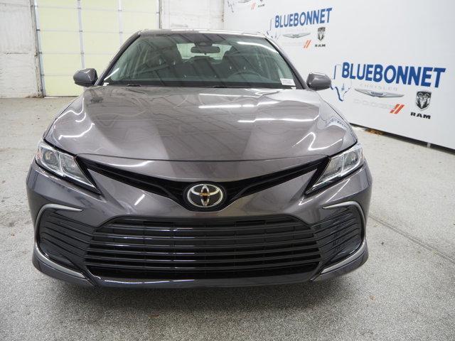 2021 toyota camry le