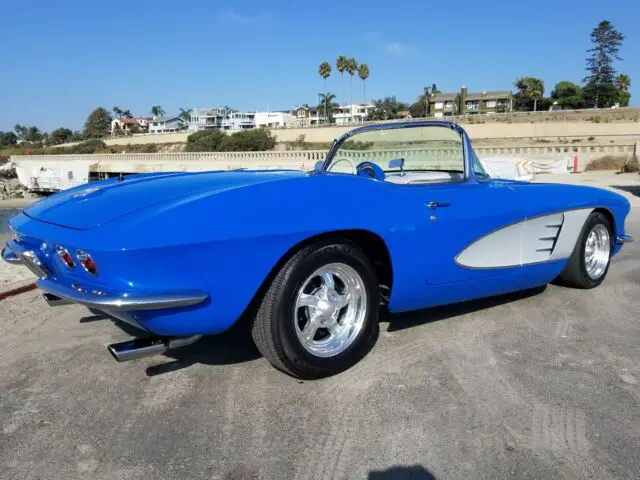 1961 chevrolet corvette pro touring-style hot rod show car,vintage ac, beautiful