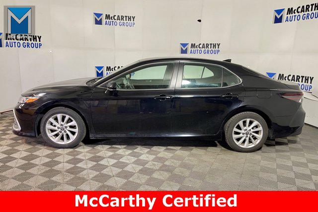 2022 toyota camry le