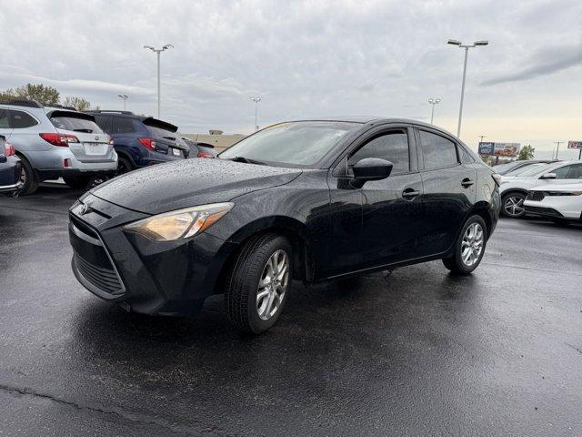 2017 toyota yaris ia base