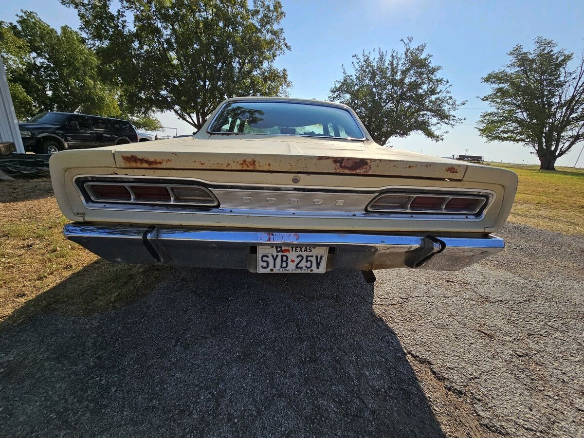 1969 dodge coronet sedan yellow rwd automatic 440