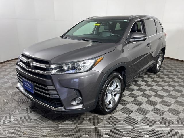 2017 toyota highlander limited