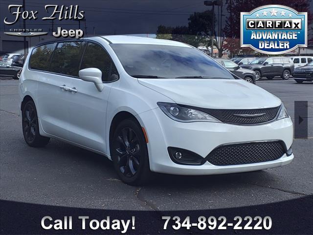 2020 chrysler pacifica touring