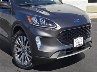 2020 Ford Escape titanium
