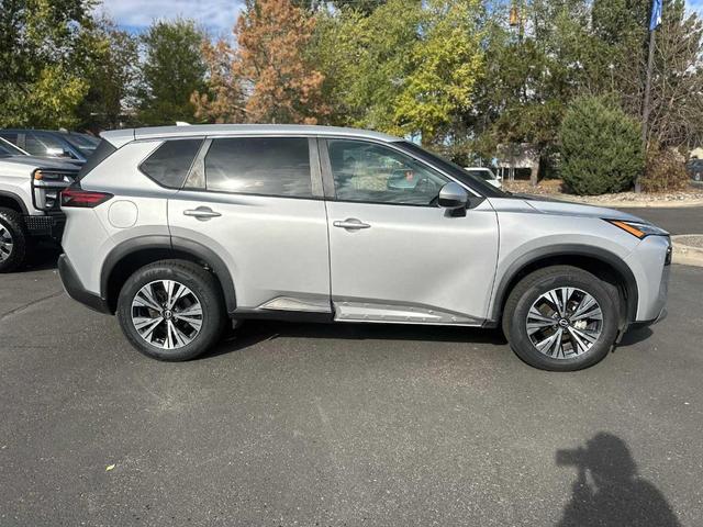 2022 nissan rogue sv