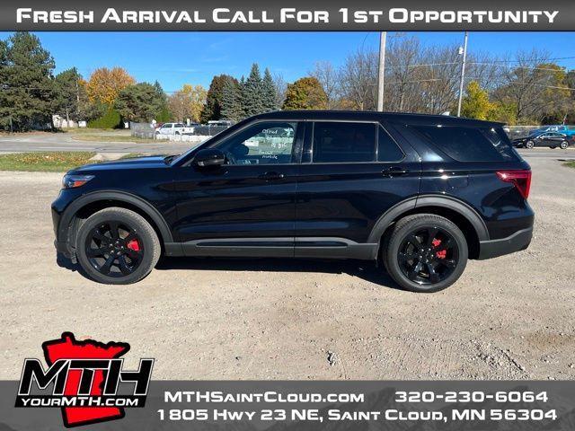 2022 ford explorer st