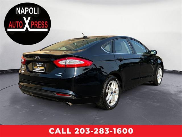 2016 ford fusion se