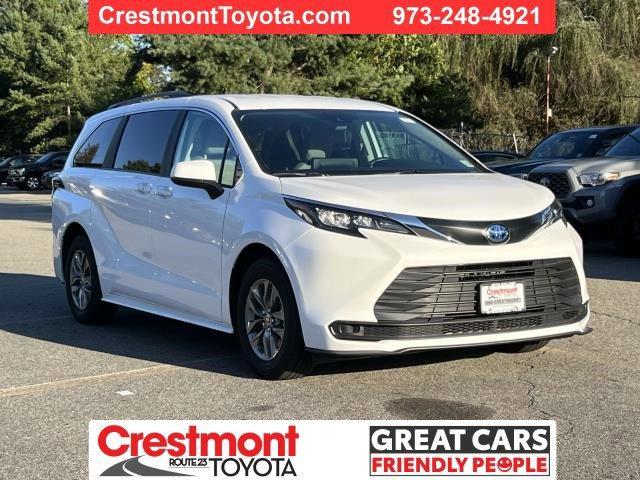 2024 toyota sienna le