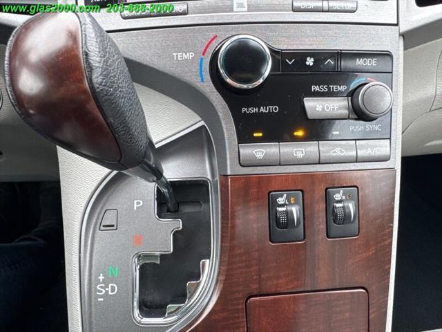 2011 toyota venza base