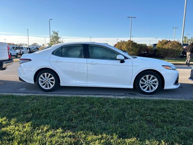 2023 toyota camry le