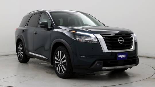 2022 Nissan se