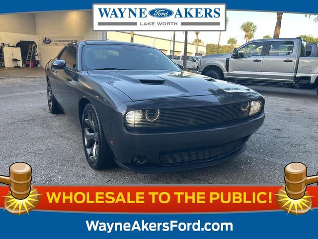 2015 dodge challenger sxt
