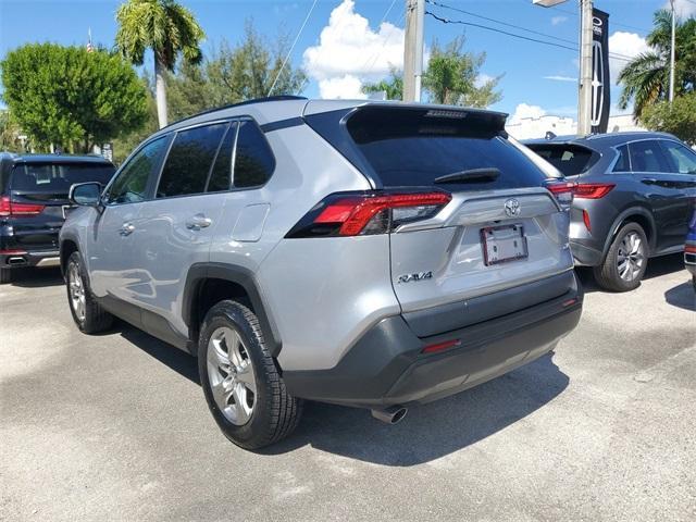 2022 toyota rav4 xle