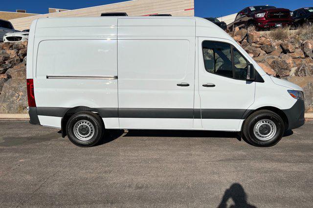 2023 mercedes-benz sprinter 2500 standard roof
