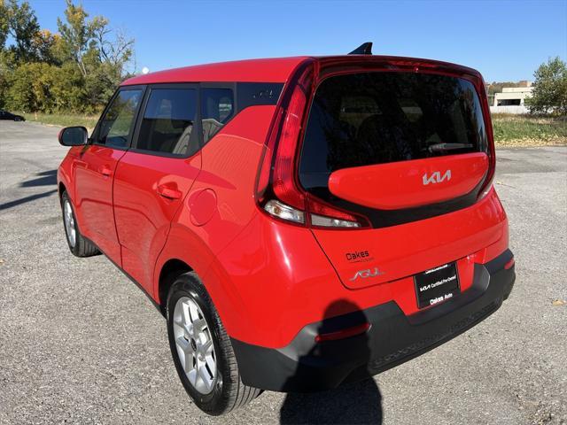 2022 kia soul lx