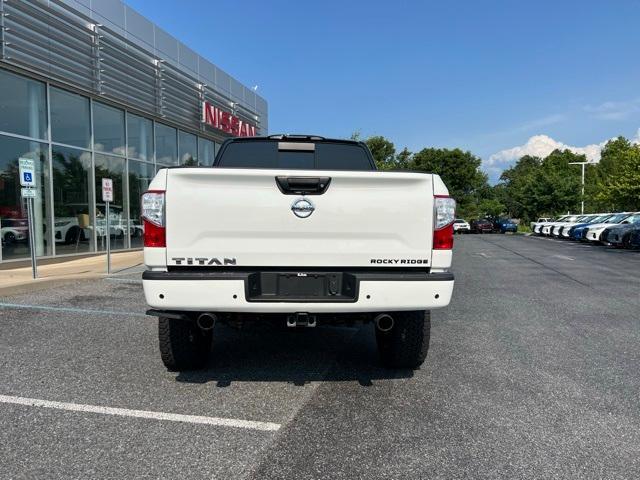 2021 nissan titan sv