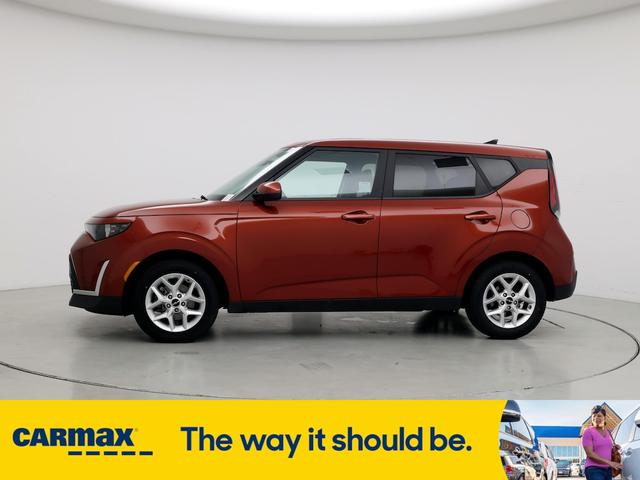 2023 kia soul lx