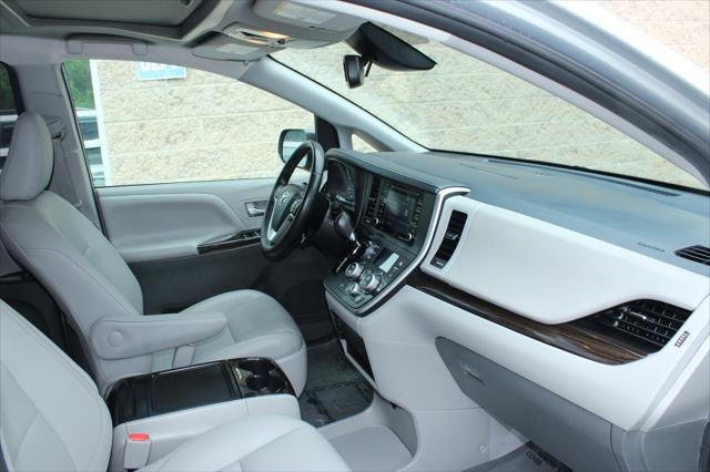 2020 toyota sienna xle